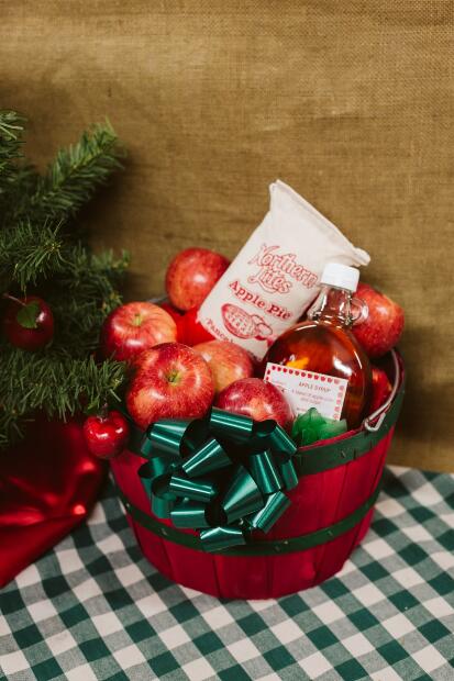 Pine Tree Apple Orchard | Gift Baskets